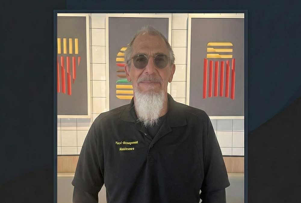 Tonight, we are proud to recognize Eric “Boz” Boswell as the recipient of the Paul Deusch Award.